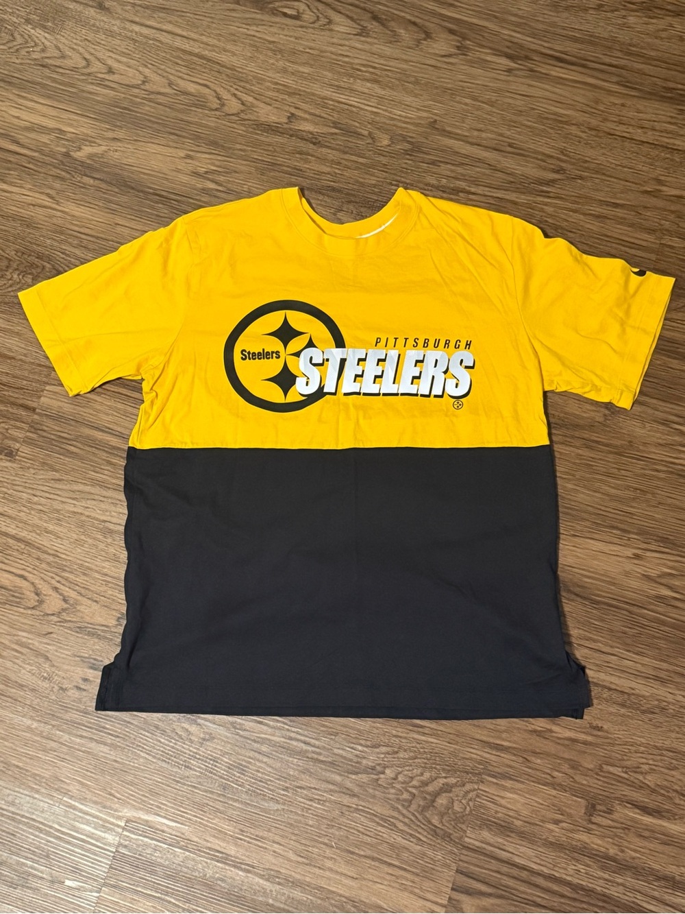 Nike NFL Pittsburgh Steelers Colorblock Logo Tee in Size Large